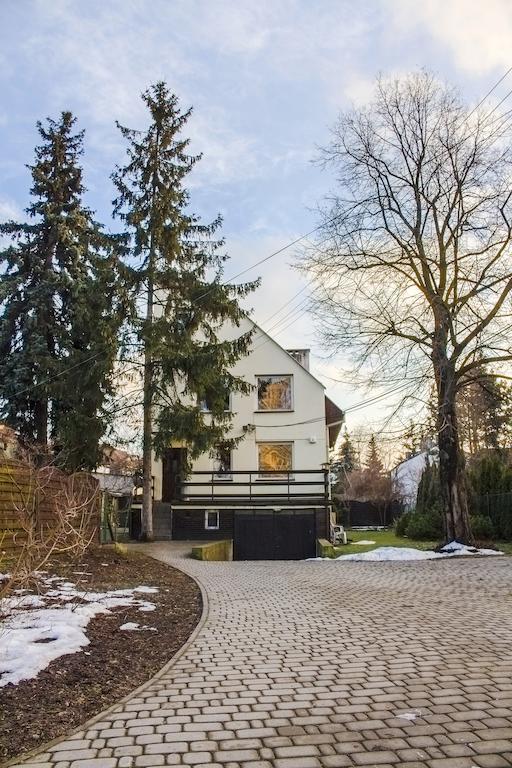 Хостел Marymont Варшава Экстерьер фото